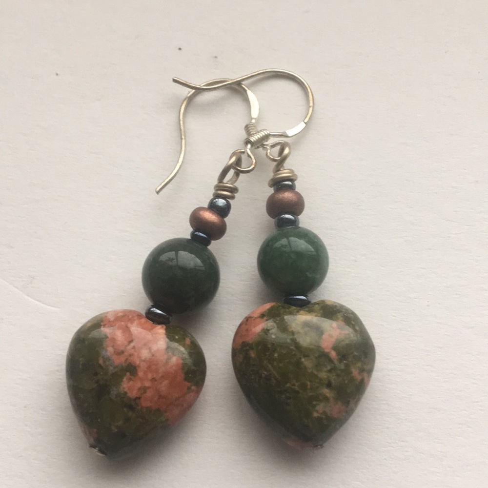 Heart stone earrings